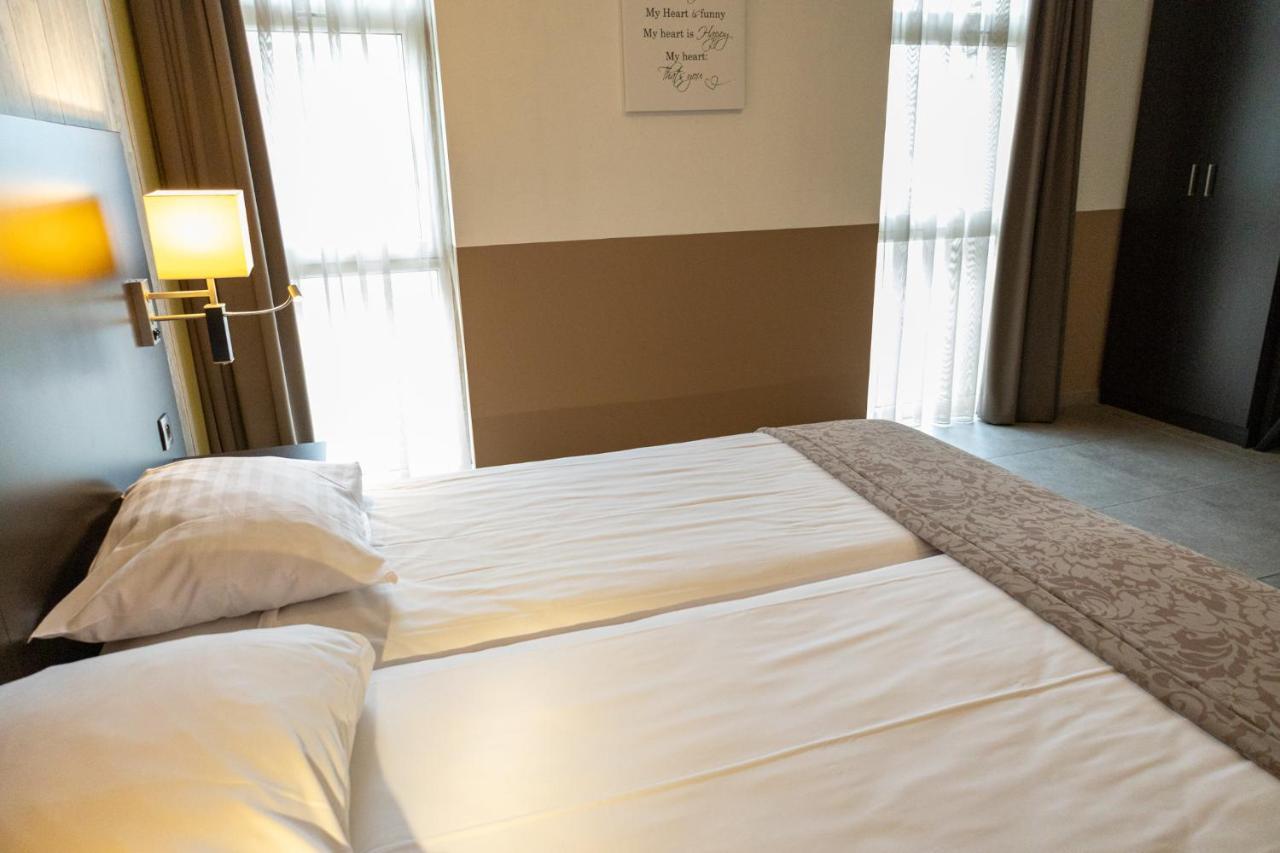 Hotel De Maaskant Maaseik Kültér fotó